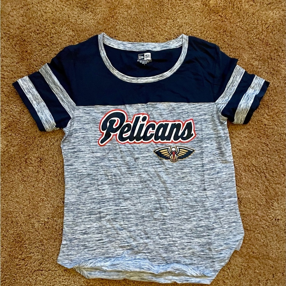 NEW - Large New Orleans Basketball 
Classic short sleeve T-shirt